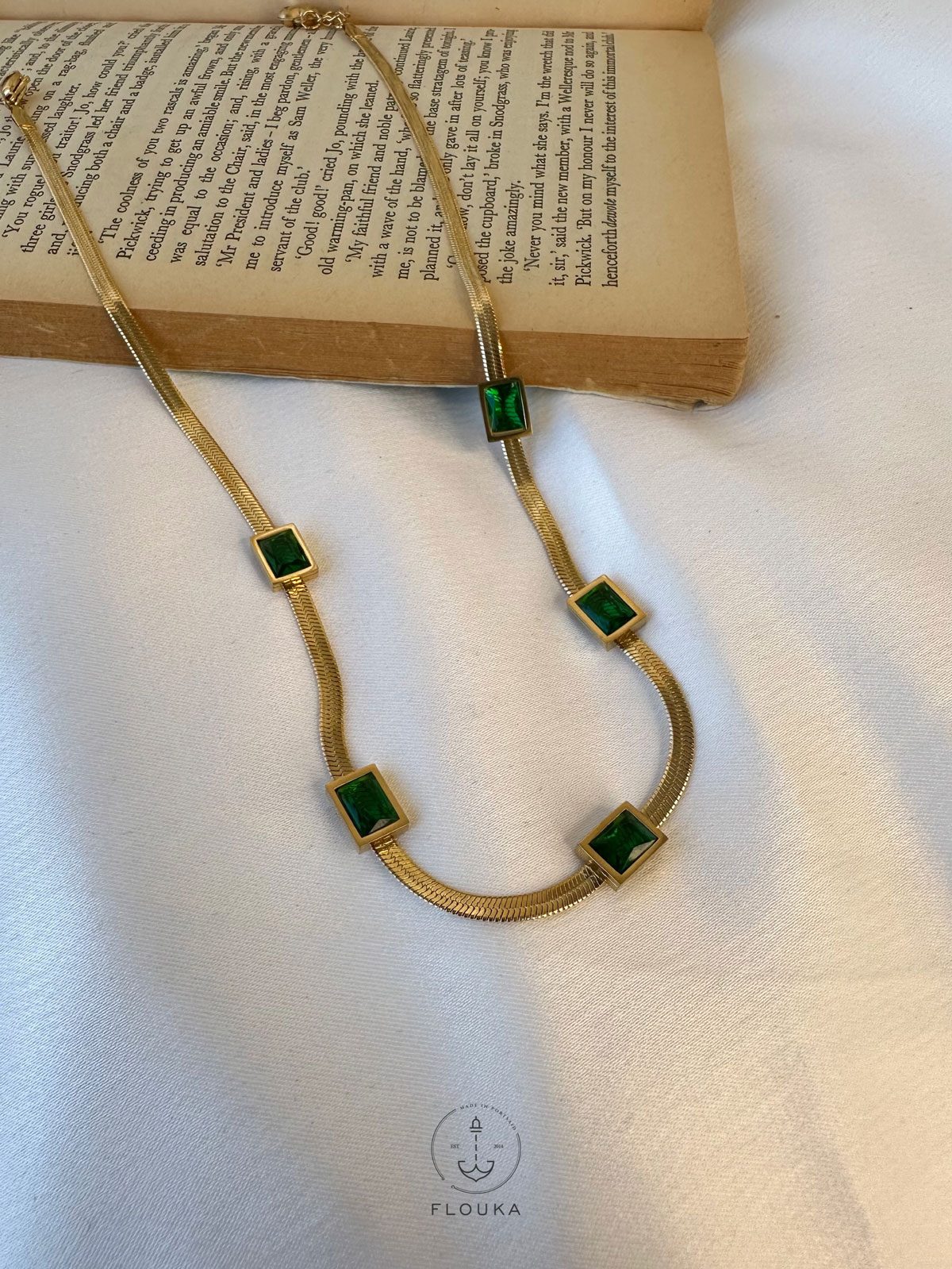 1694724766_N68-indoor-wb2028229.jpg green snake necklace
