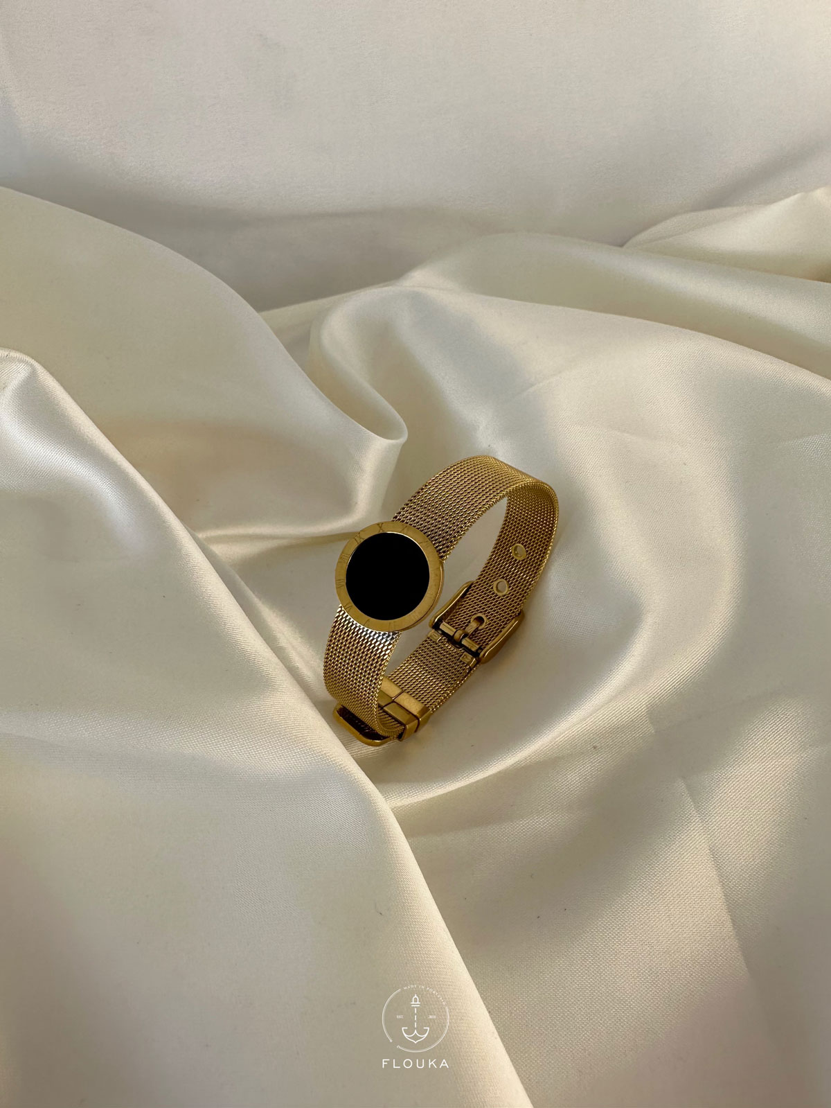 1698211334_B0012-indoor-wb-6.jpg black bulgari watch bracelet