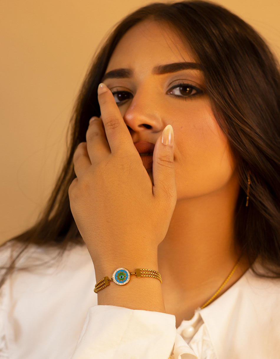 1700010355_B0027-indoor-wb2028229.jpg circle eye bracelet