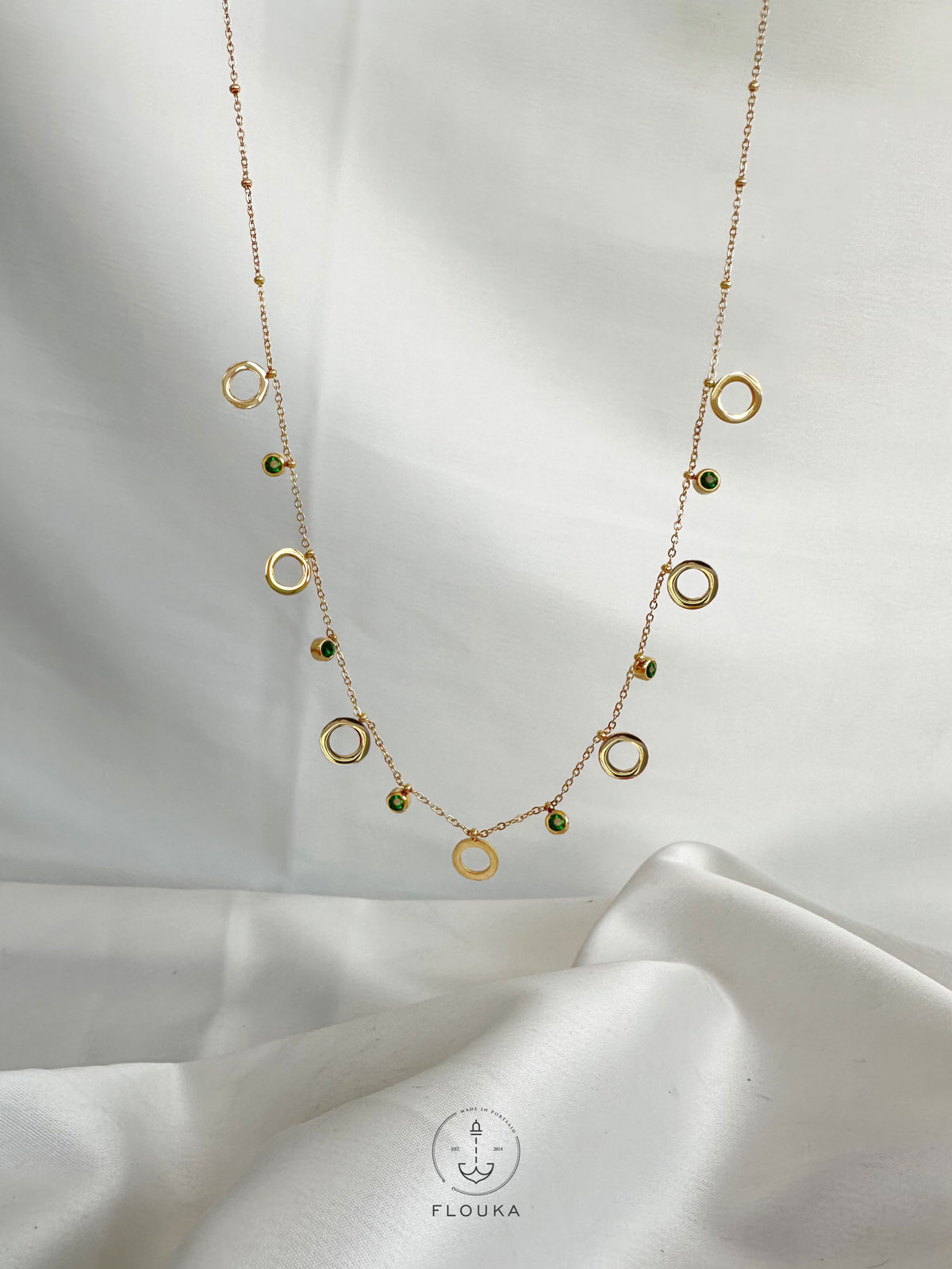 1694113168_N19-indoor-wb.jpg circles necklace with green straus