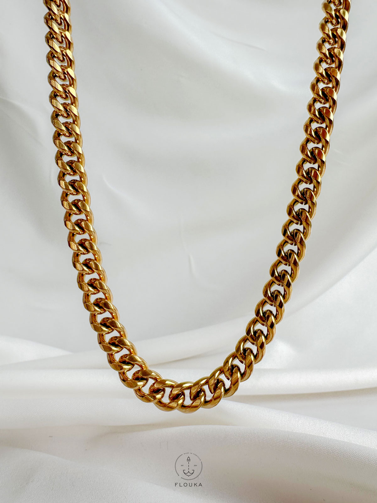 1706037098_N0191.jpg basic gold necklace