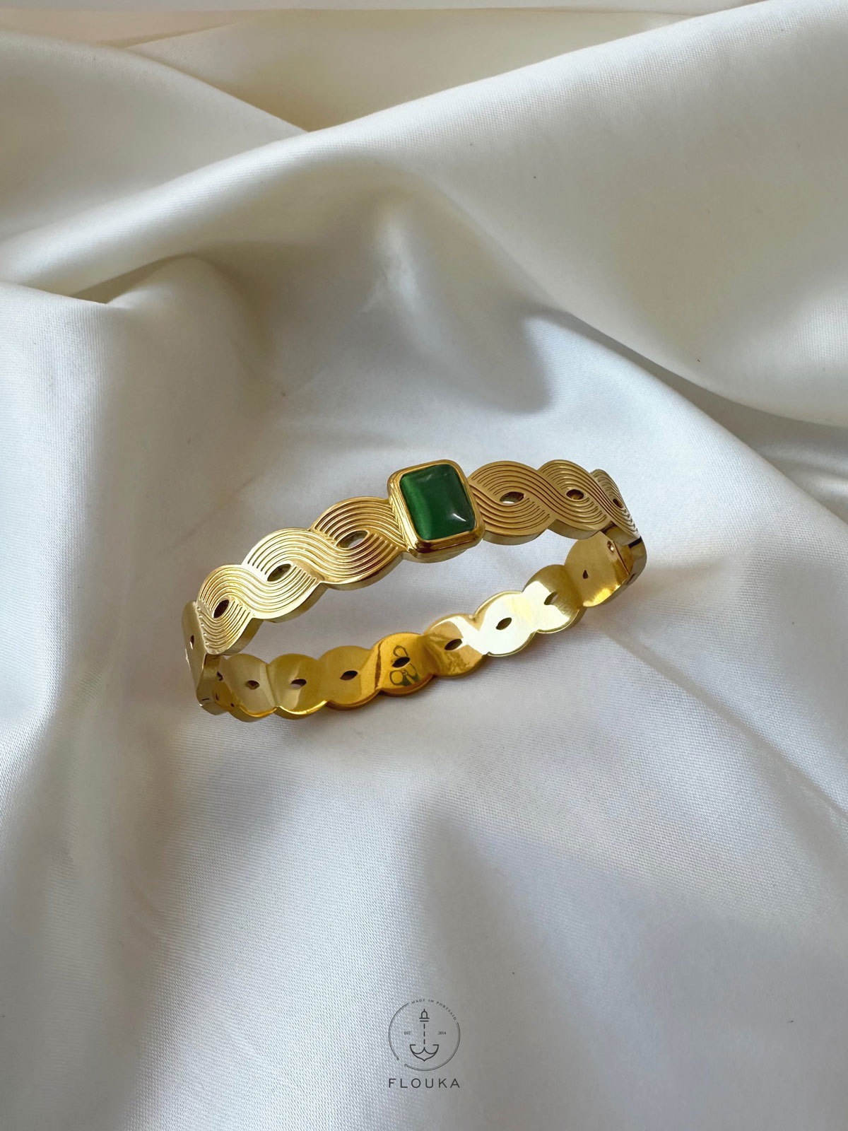 1708628934_O0027.jpg green bracelet