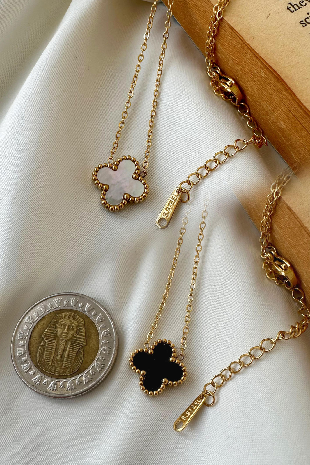 1710718442_n0253.jpg black and white vancleef necklace