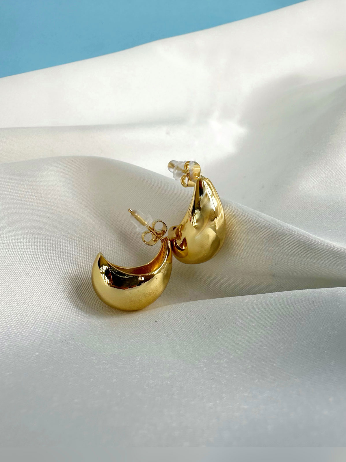 1714365490_e0198.jpg curve gold plated earrings