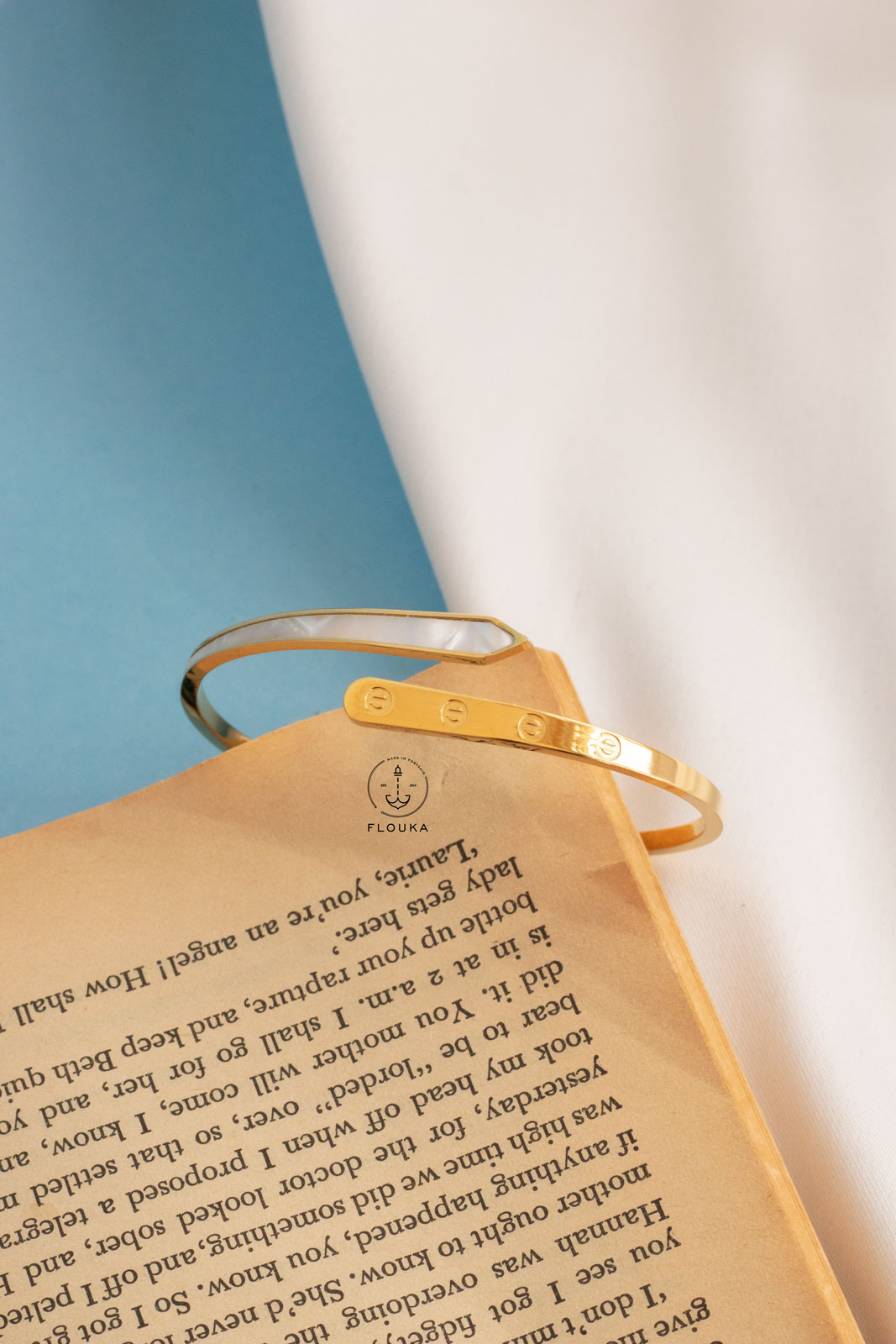 1714768899_o0182.jpg easy open white bracelet