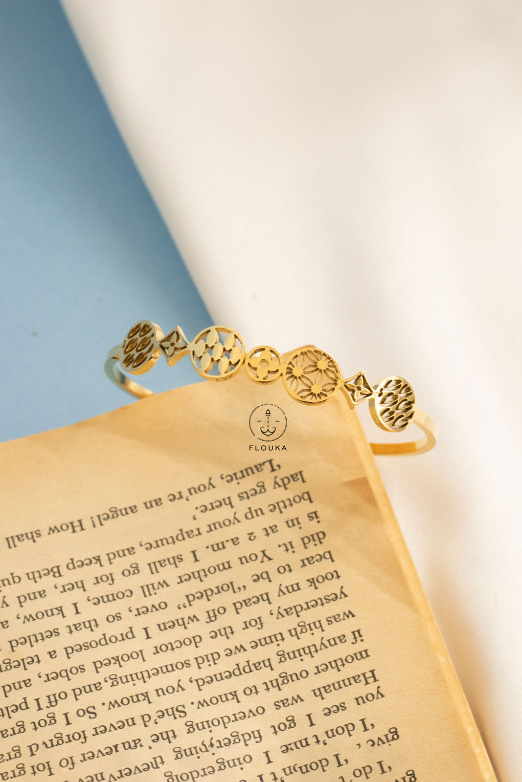 1714933588_O0193.jpg easy open lv bracelet