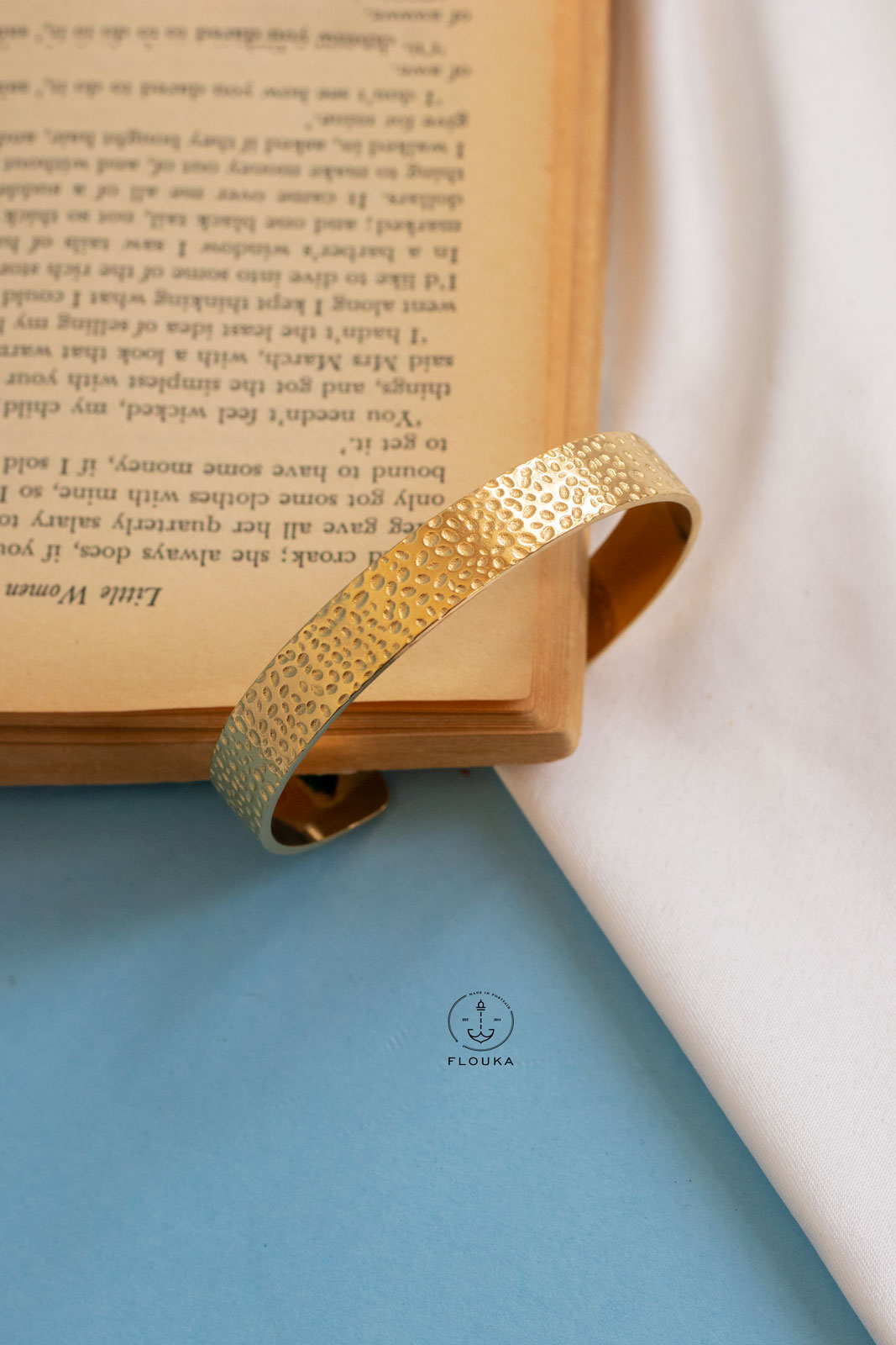 1714936823_o0067.jpg points bracelet