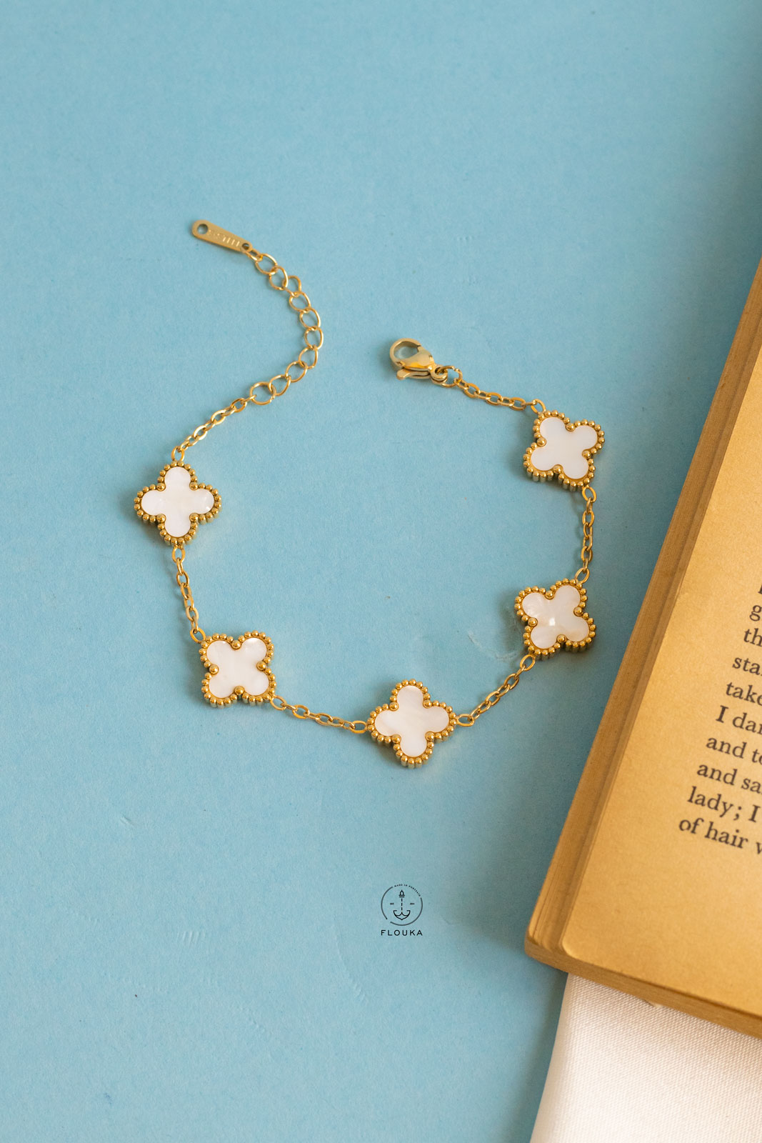 1715884289_b006528129.jpg white vancleef bracelet