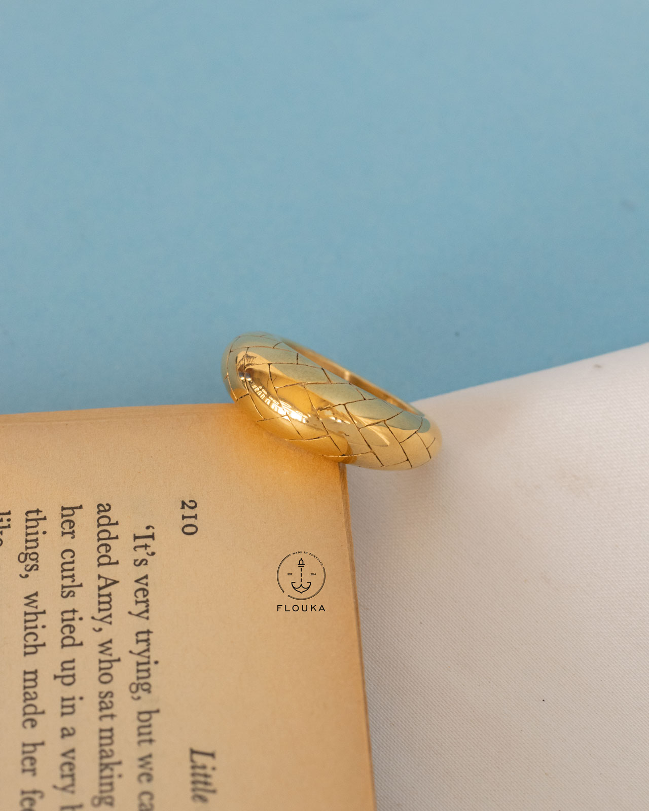 1716868995_r0159.jpg tabular gold ring