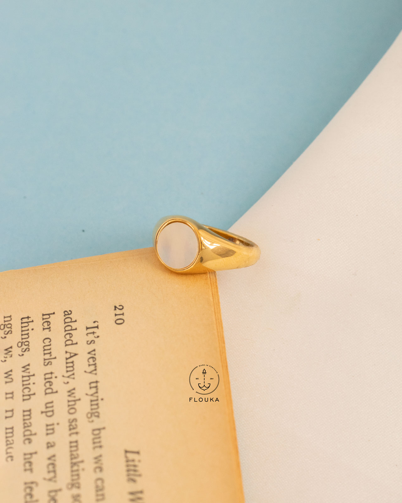 1716869597_r0218.jpg circle seashell stone gold ring