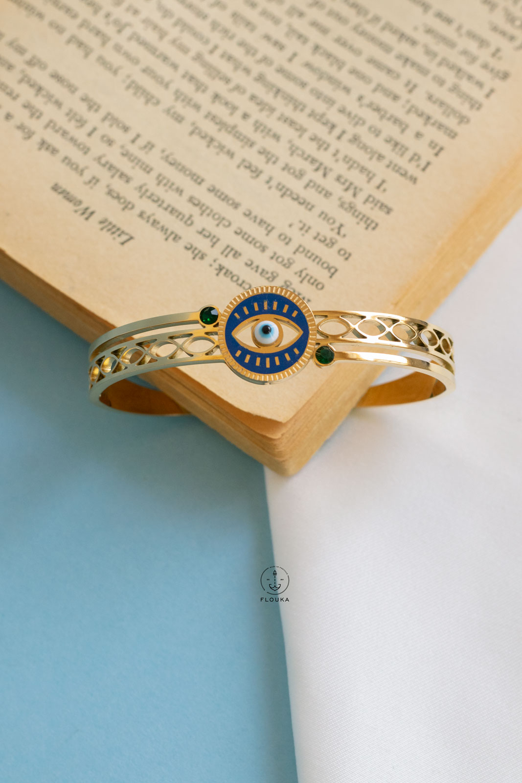 1718920757_O0241.jpg blue eye bracelet whith green straus