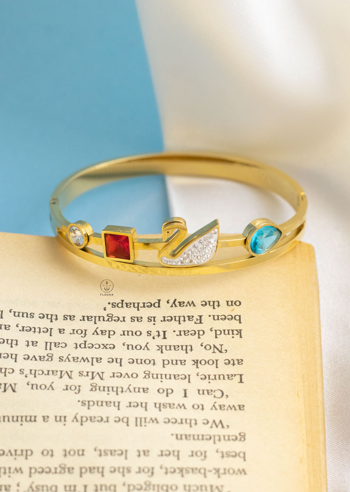 1720344312_o0267.jpg white swarovski gold bracelet