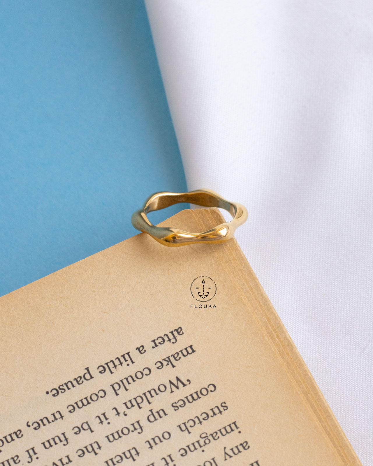 1720491388_r0231.jpg Bone gold ring