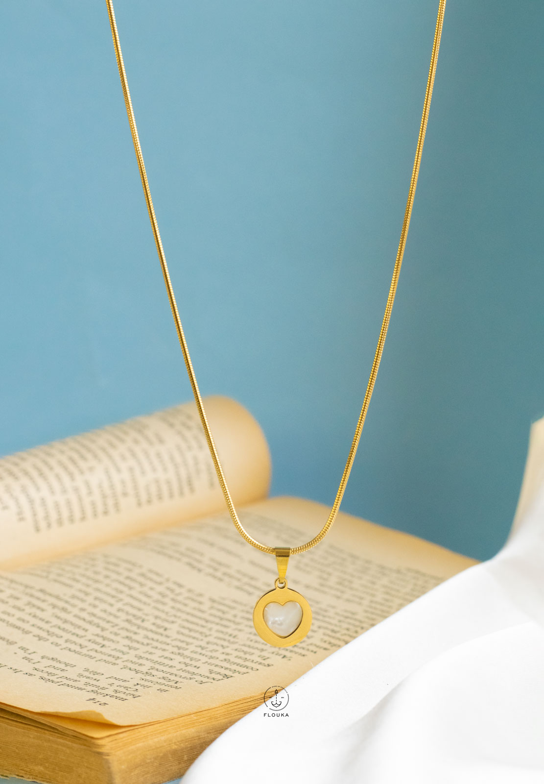 1720669502_n0515.jpg white heart necklace