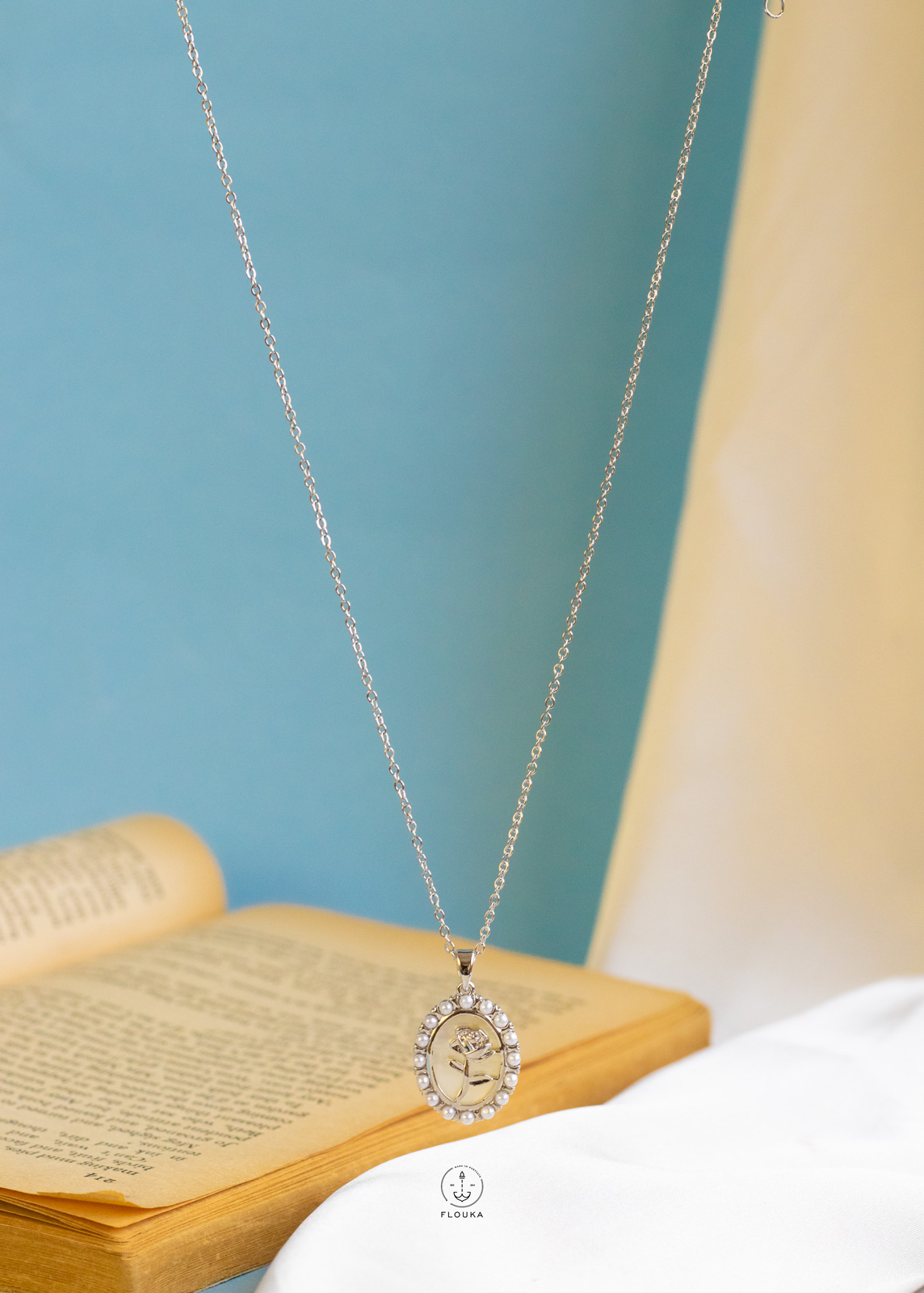 1720982549_n0535.jpg silver pearl flower necklace