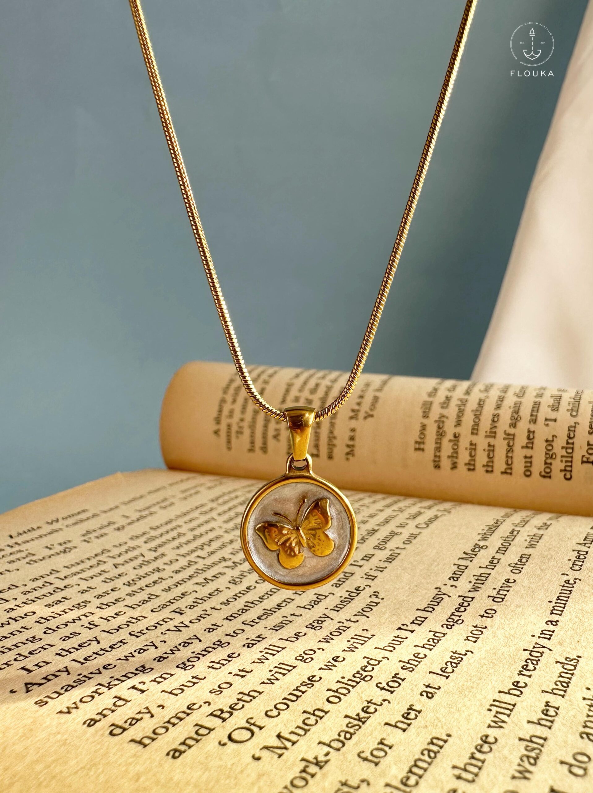 1720983063_n0534.jpg white butterfly rasin necklace