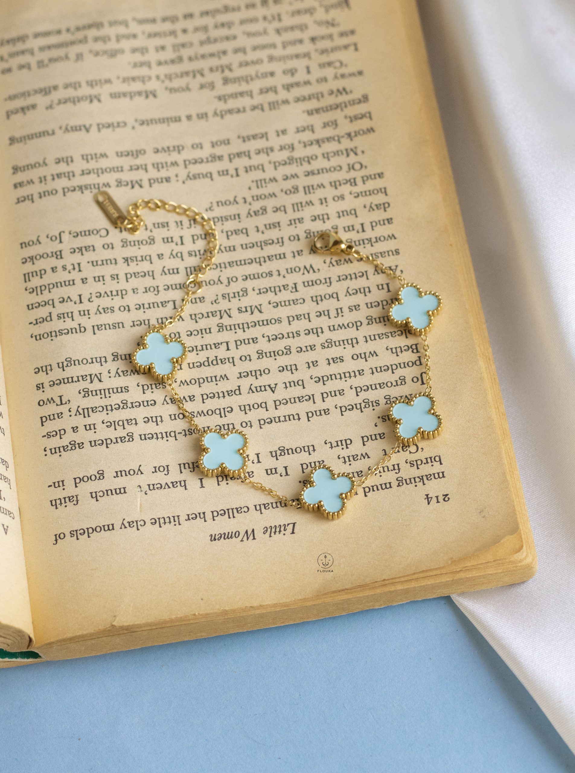 1722023106_b0228.jpg baby blue vancleef bracelet