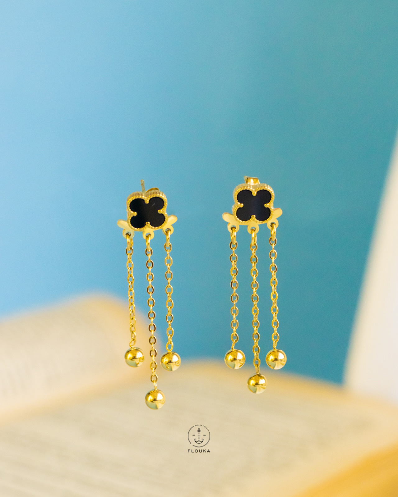1724228898_e0403.jpg tiny black vancleef earrings