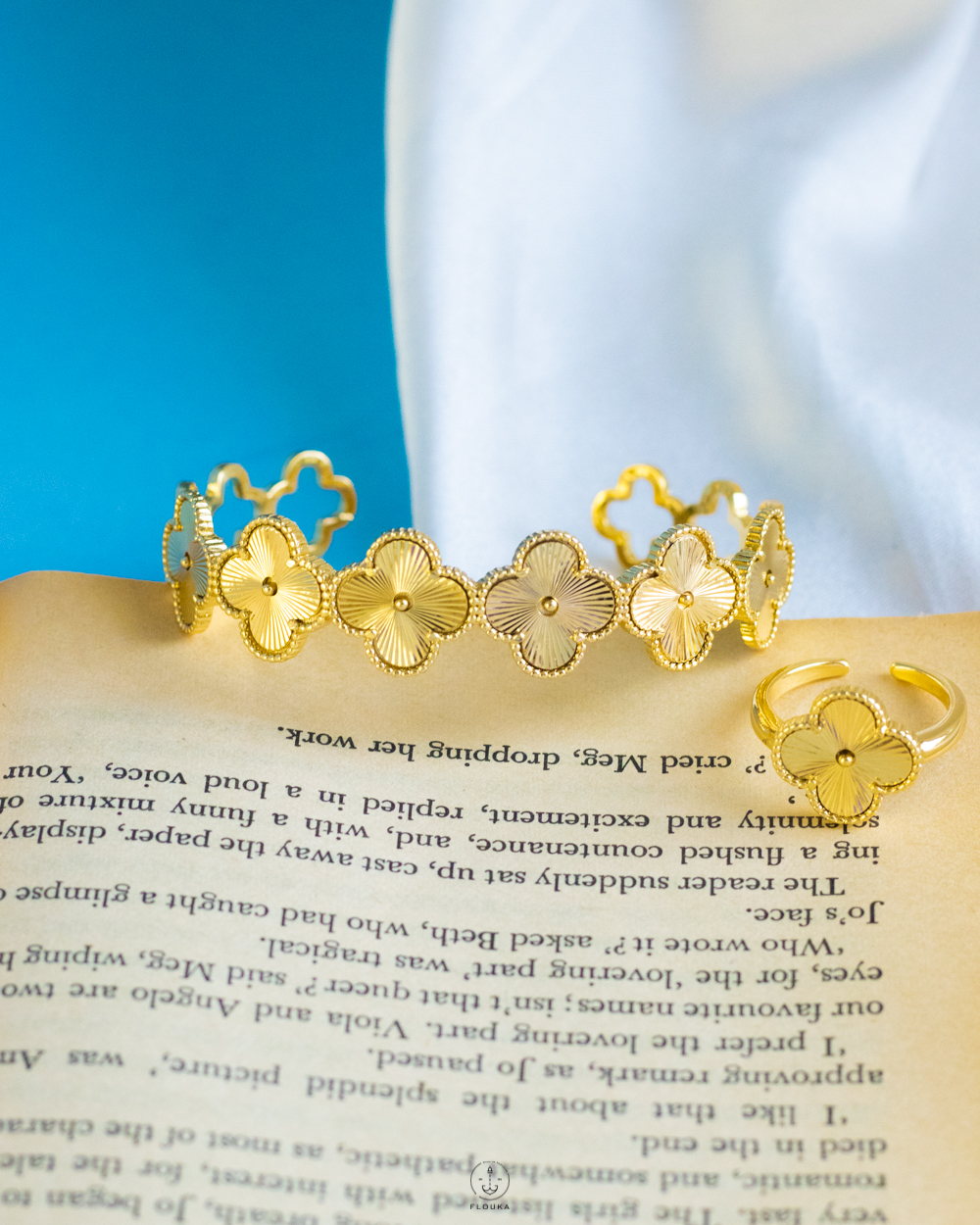 1724236834_o0313.jpg gold vancleef set