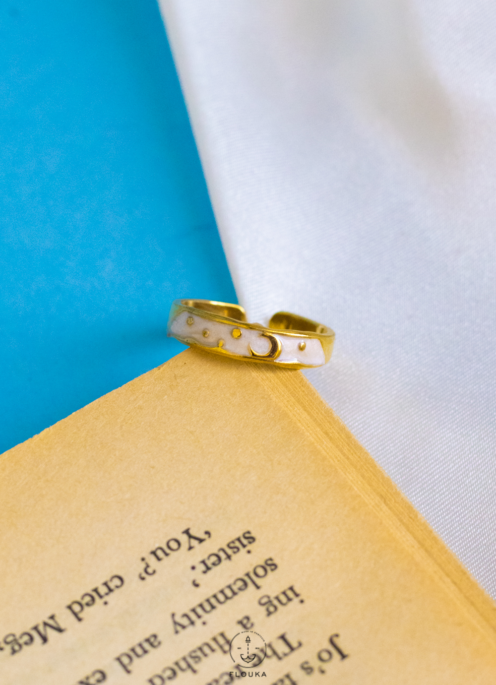 1724693317_r0335.jpg white crescent ring