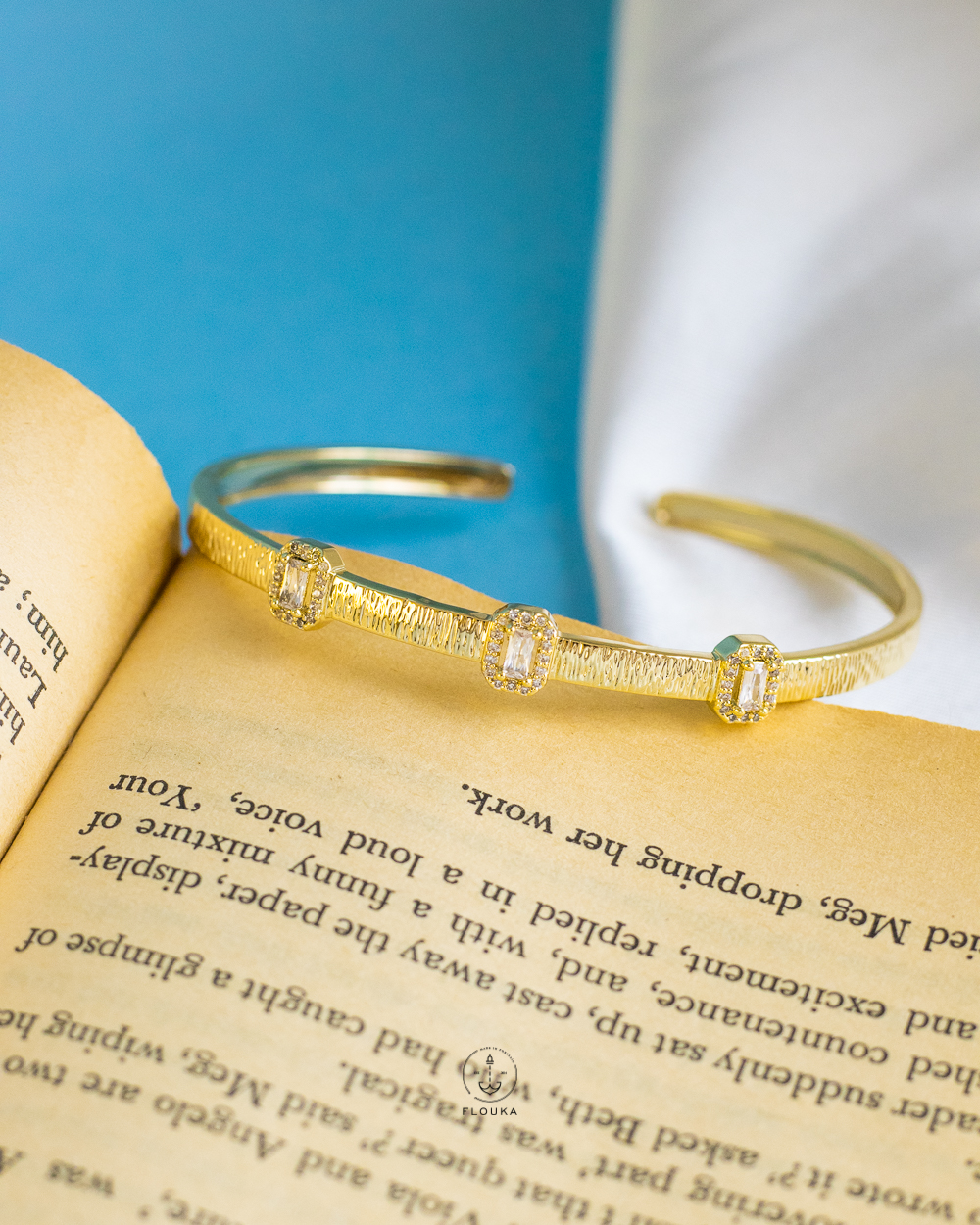 1725550022_o0343.jpg easy open gold bracelet