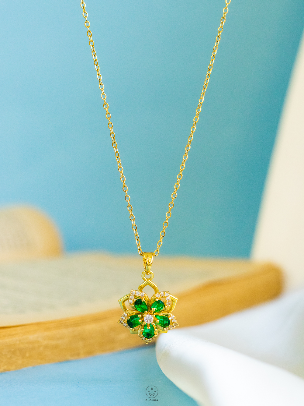1725703384_n0741.jpg green flower spin necklace