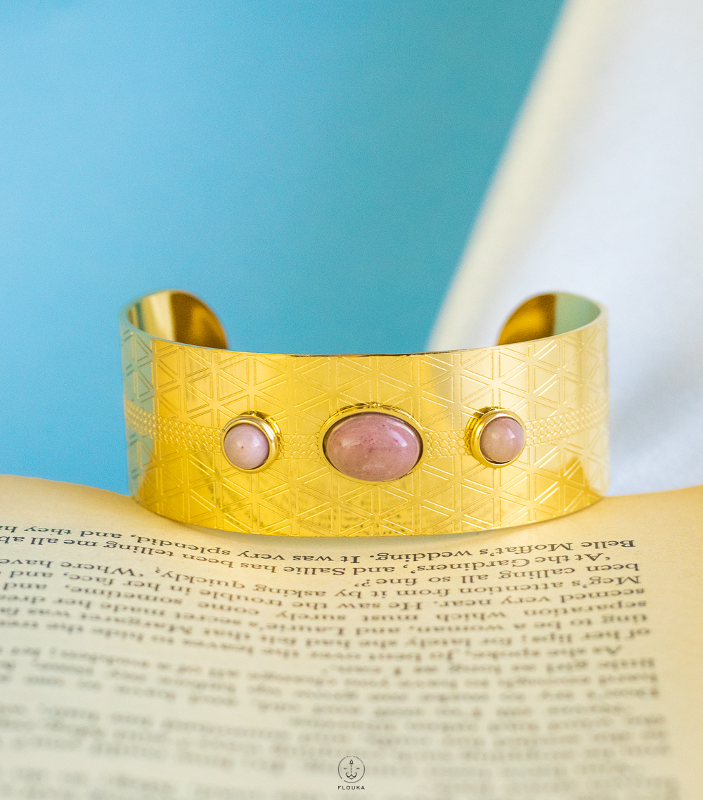 1726403207_o0361.jpg wide gemstone bracelet