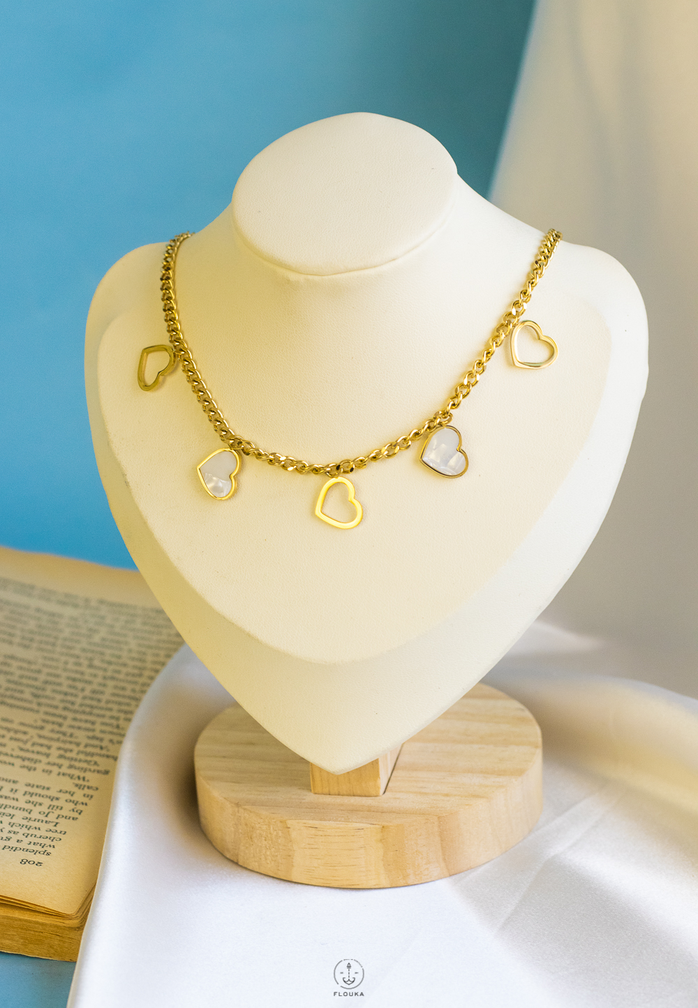 1726647000_n0804.jpg gold five white hearts necklace