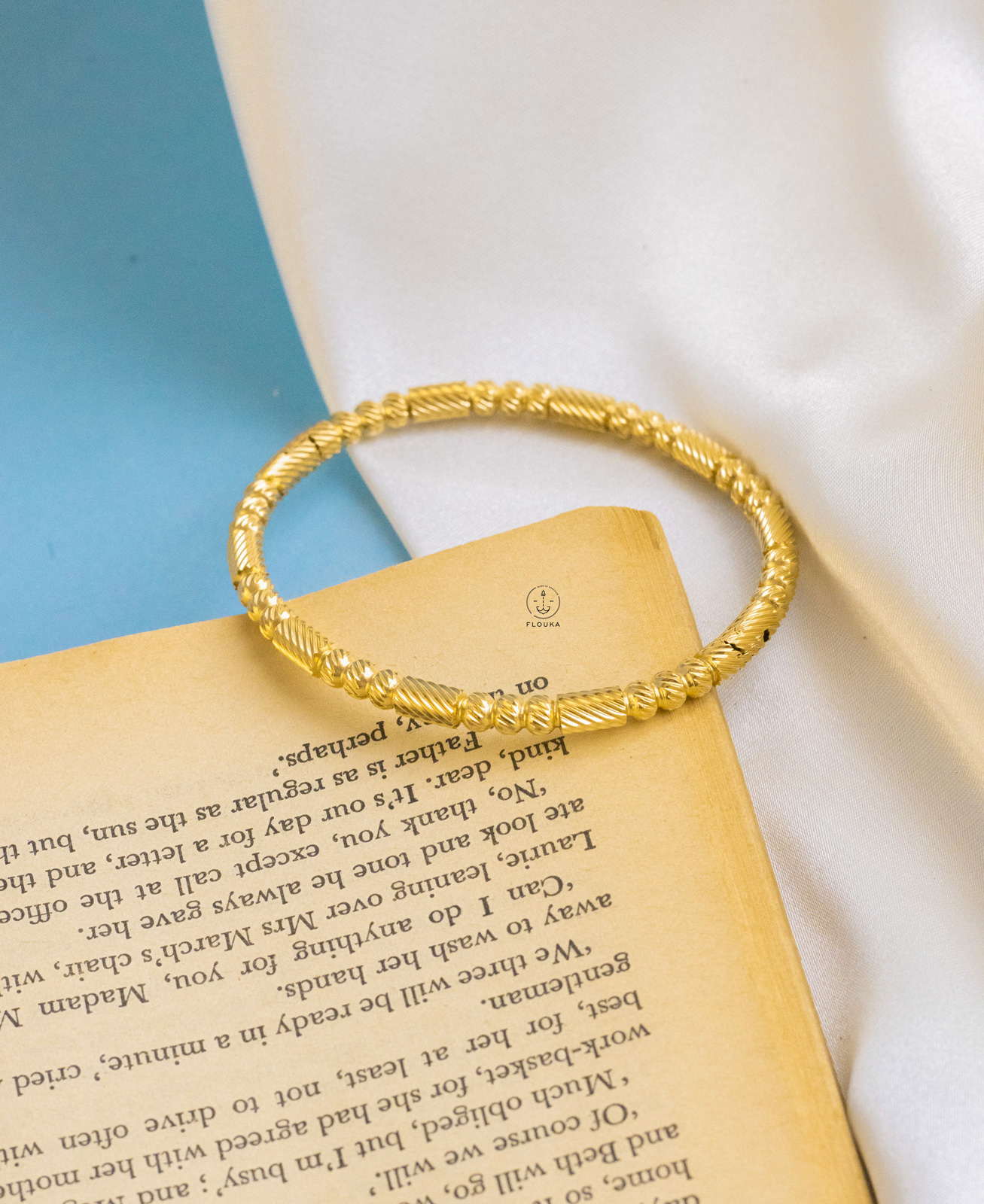 1726649357_o0373.jpg basic gold bracelet