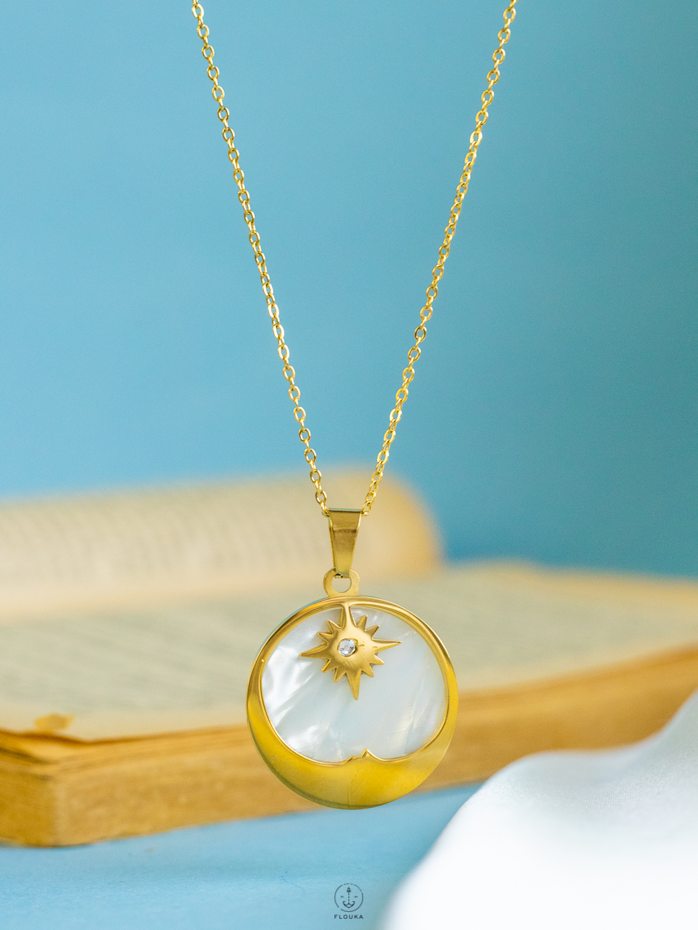 1728319151_n0733.jpg white shining star necklace