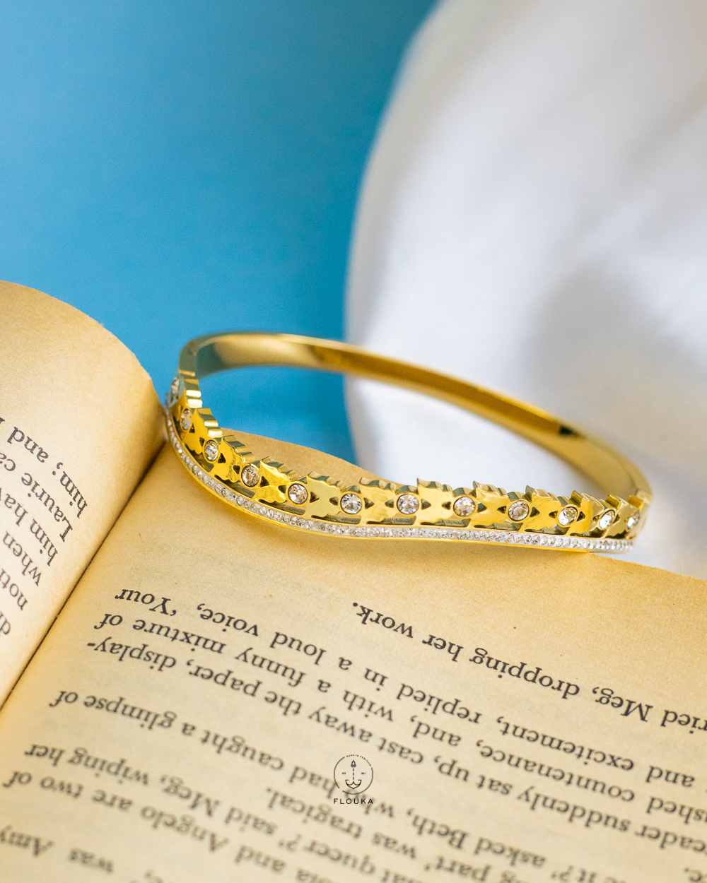 1728517450_o0347.jpg wavy straus butterflyes bracelet