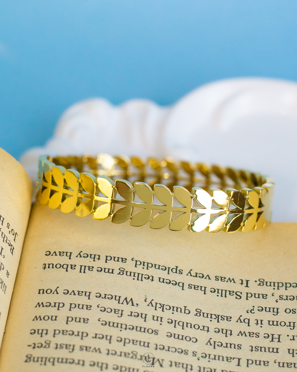 1729025631_o0372.jpg gold tree leaf bracelet