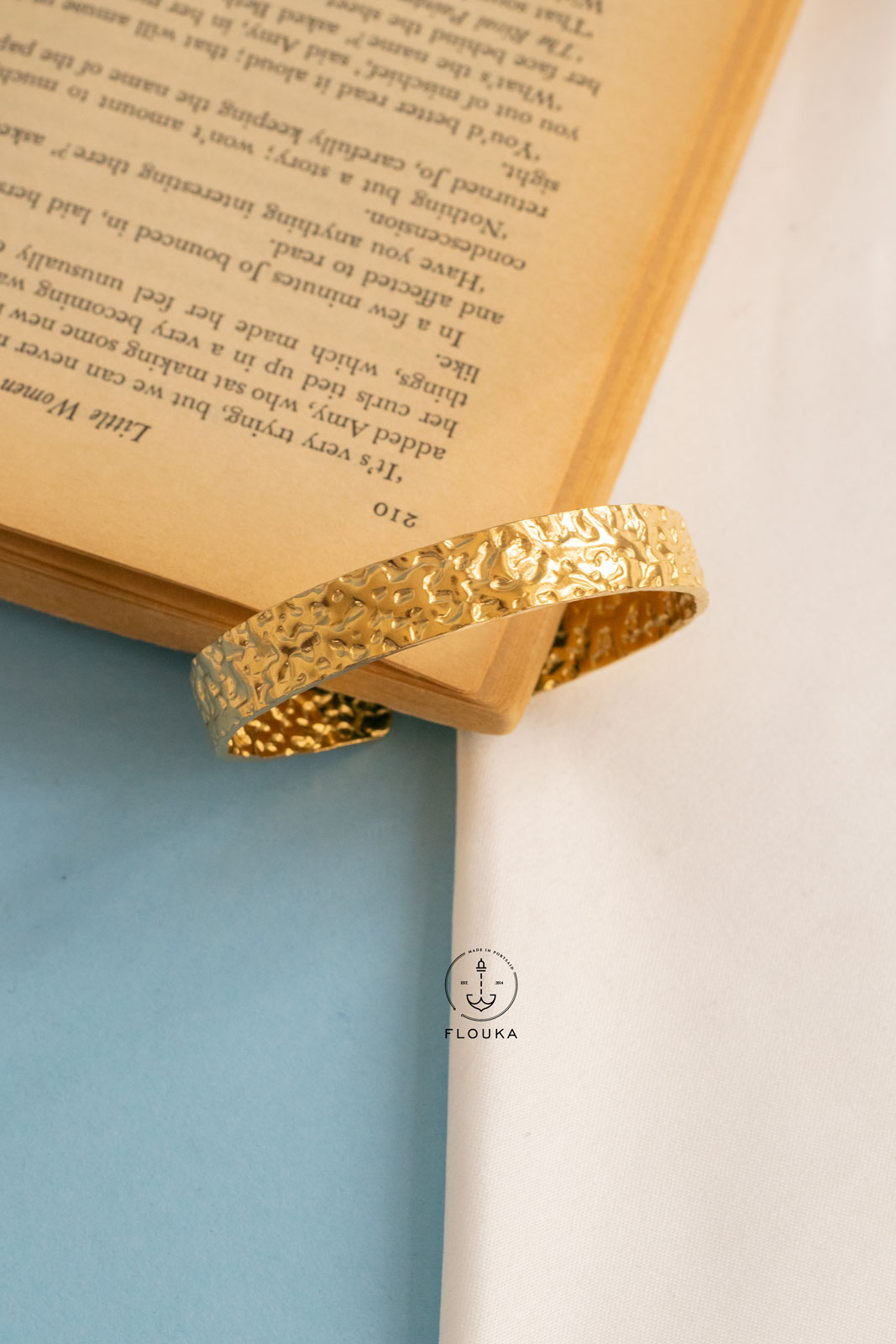 1730375391_o0395.jpg free size moon land bracelet