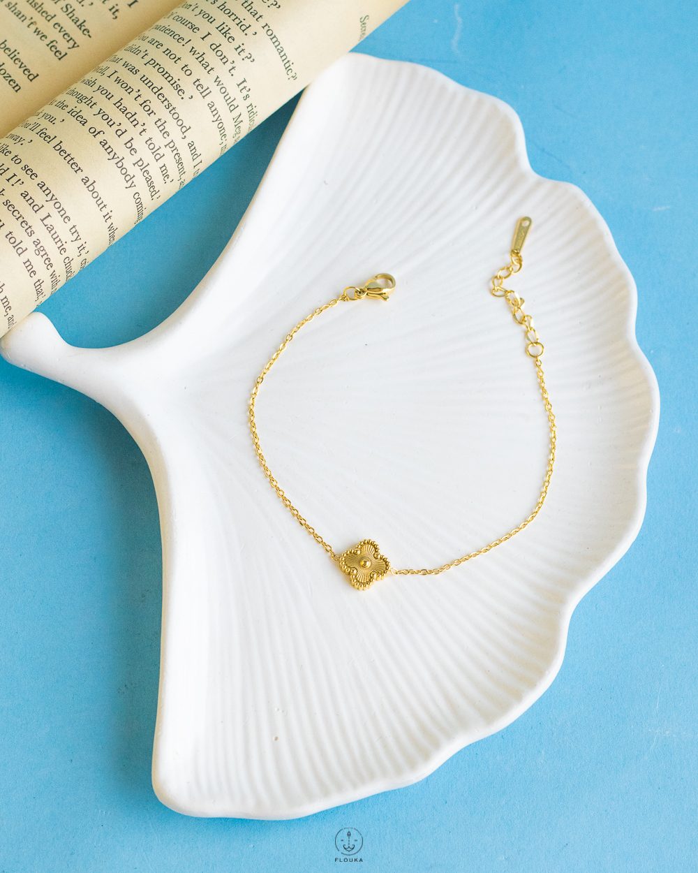 1730974446_b0380.jpg gold tiny vancleef bracelet