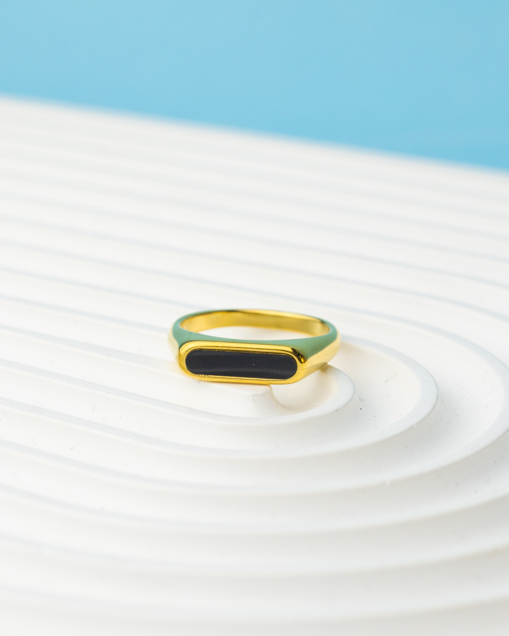 1732954491_r0408.jpg basic black ring