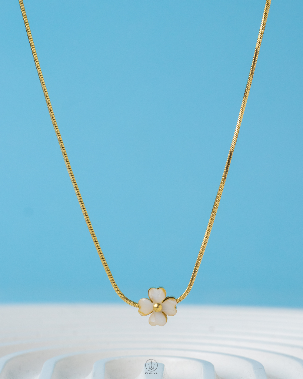 1735407230_N1022.jpg sinegle white flower necklace