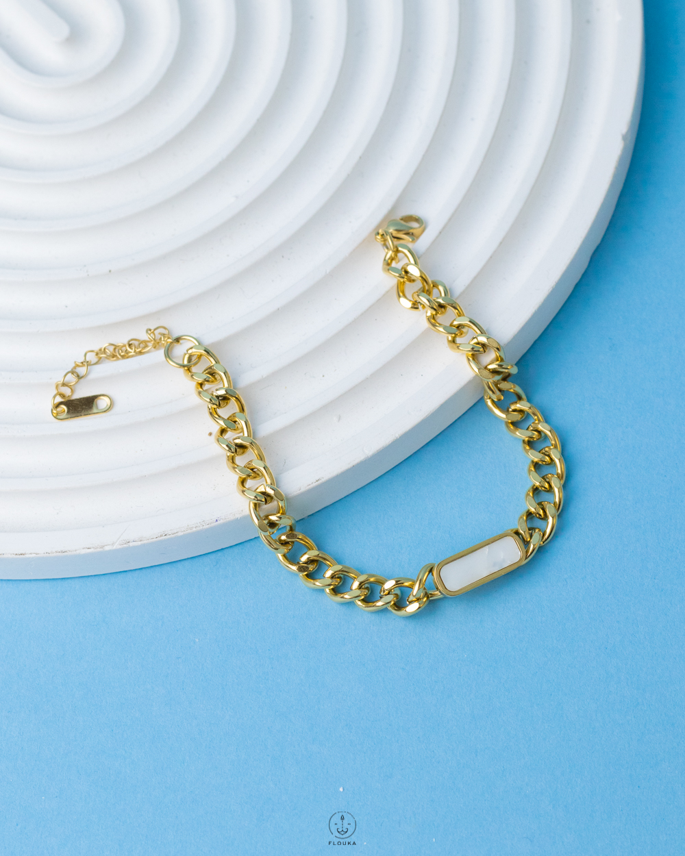 1735675218_B0476.jpg white bar bracelet