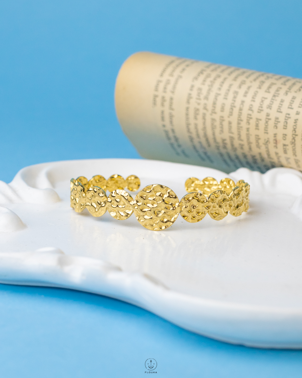 1736297210_o0135new.jpg circles gold flexible bracelet