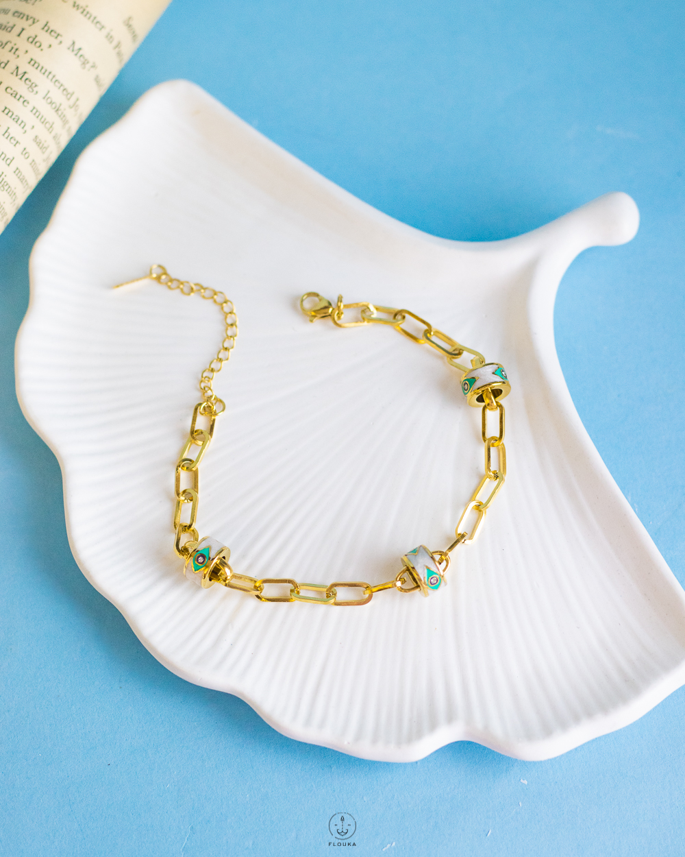 1737046308_B0509.jpg flat cable eye bracelet