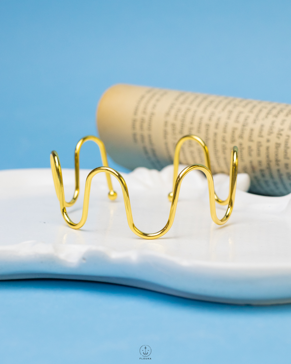 1737049137_o0431.jpg wave arm bracelet