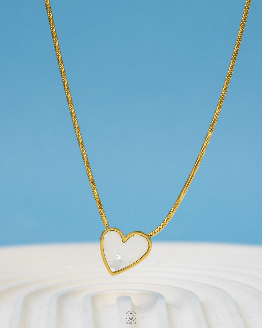 1737053140_n1081.jpg white heart necklace