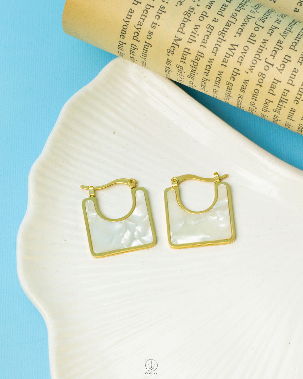 1737230813_e0464.jpg white bag earrings