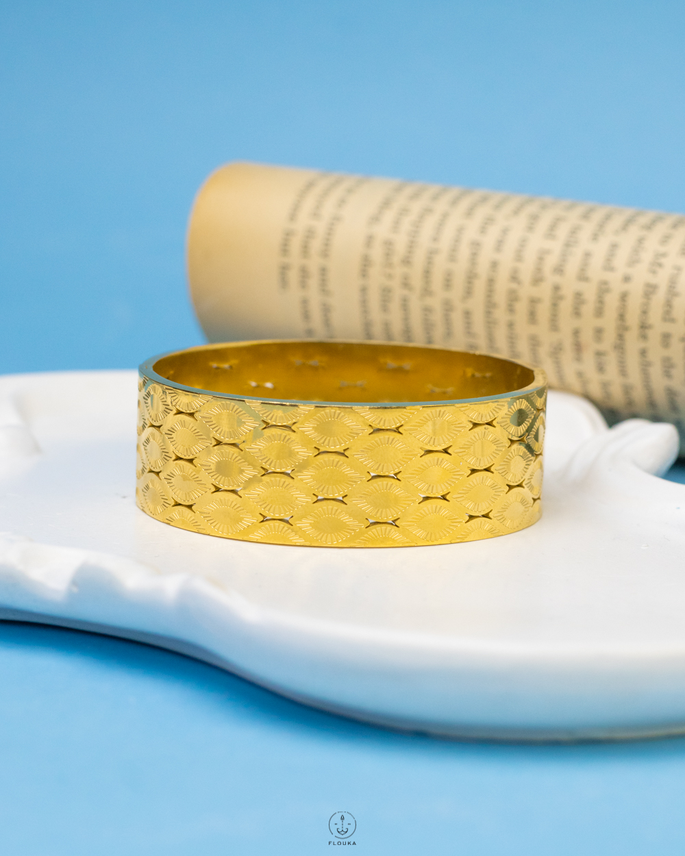 1737241049_o0429.jpg basic gold bracelete