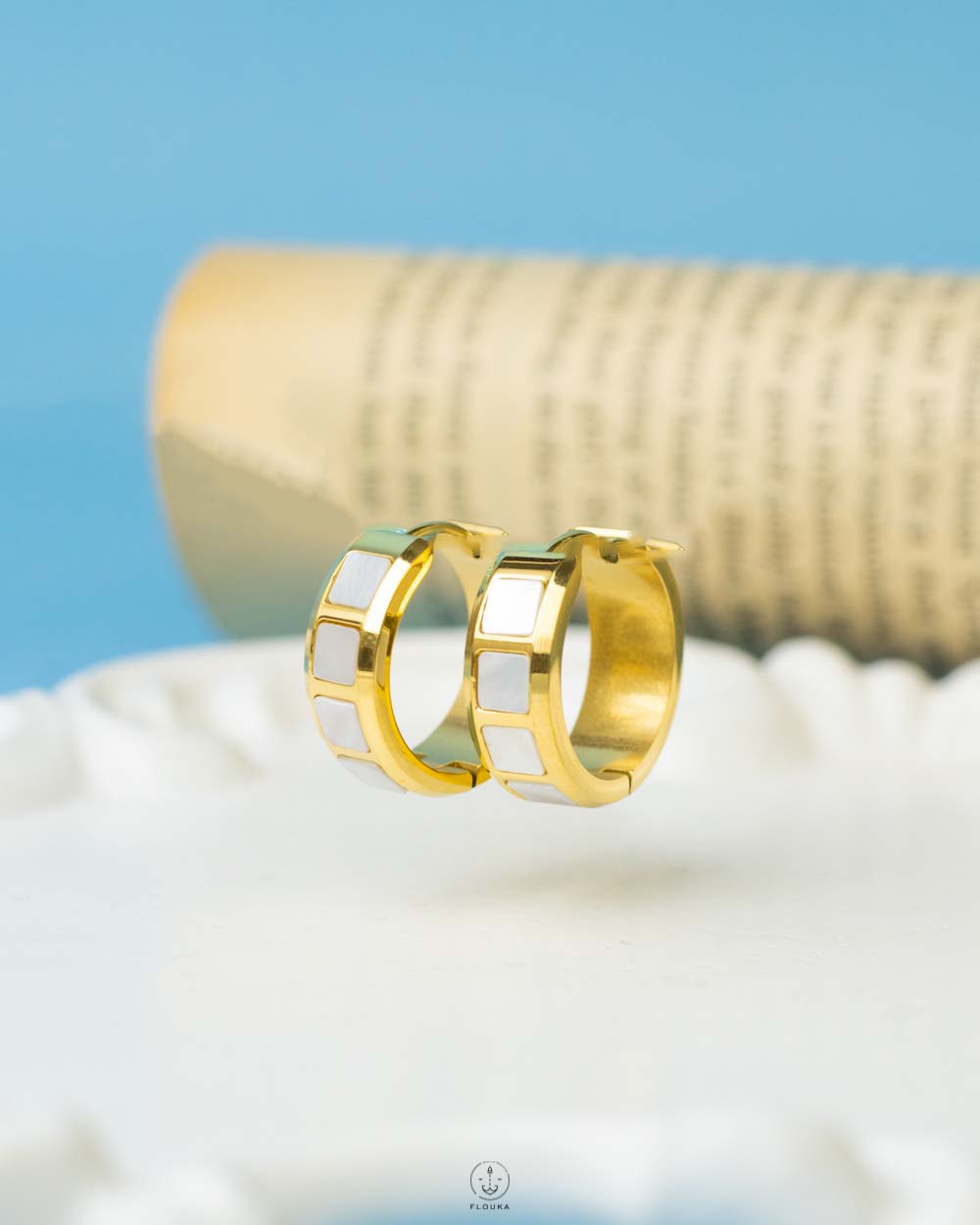 1737564775_e0494.jpg Circle Natural Seashell Earrings