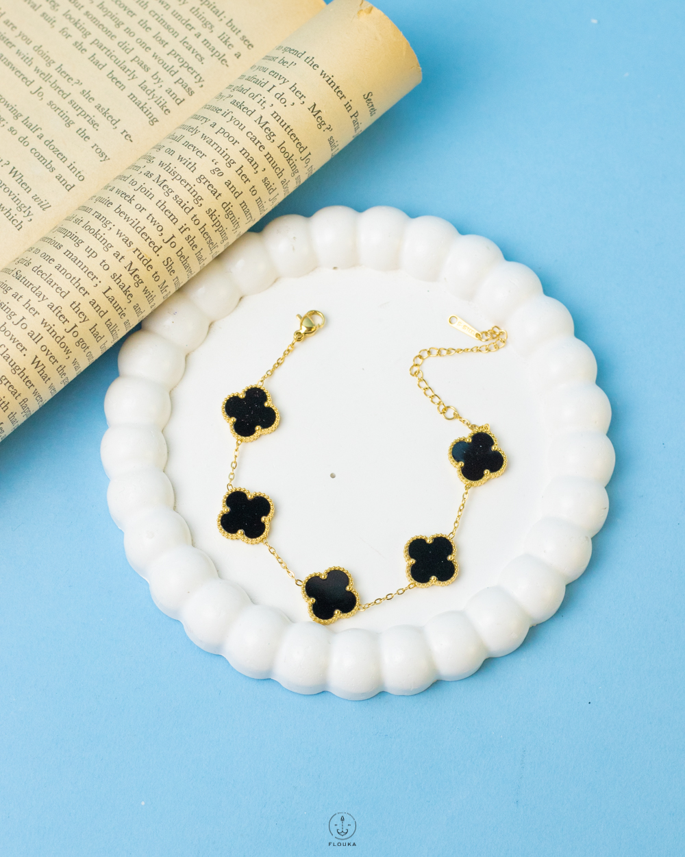 1737581771_b0507.jpg black big vancleef bracelete