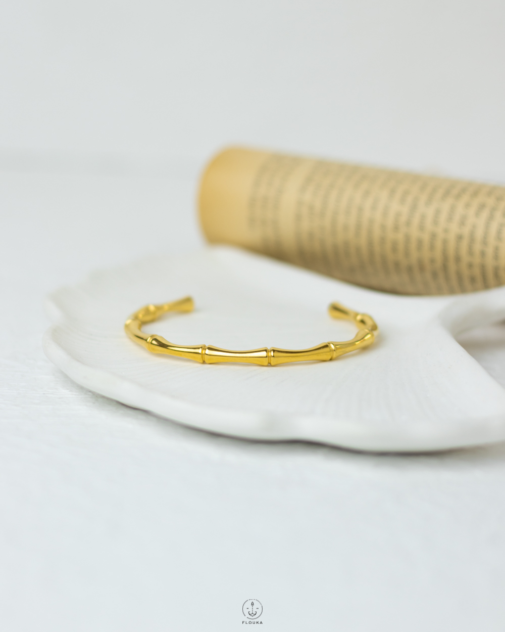 1738858640_o0006.jpg bone bracelet