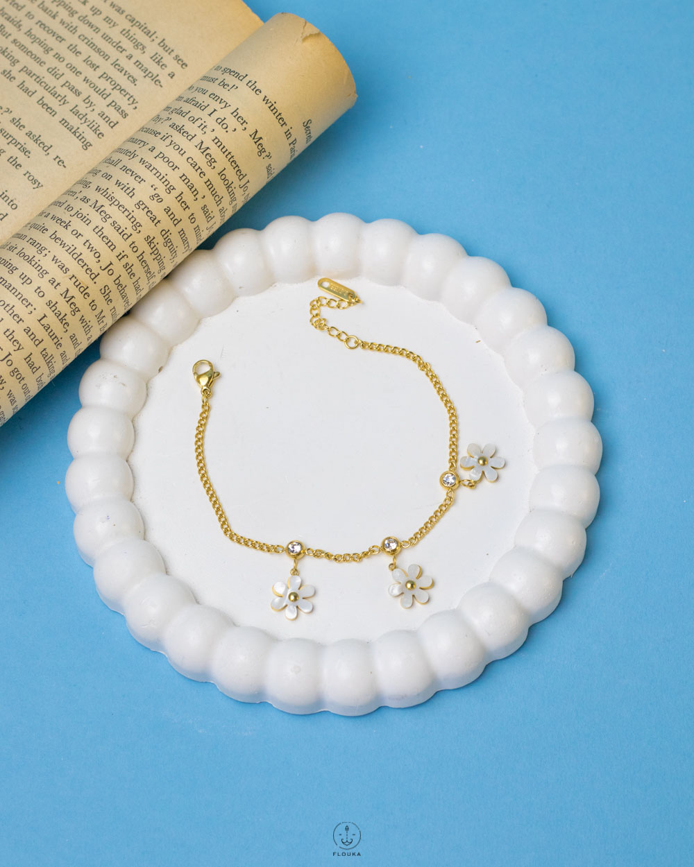 1738860254_b0495.jpg white flower gold bracelet