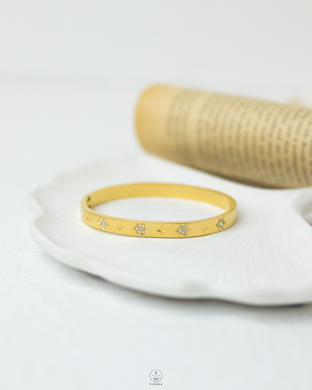 1739303691_o0463-2.jpg star straus bracelet