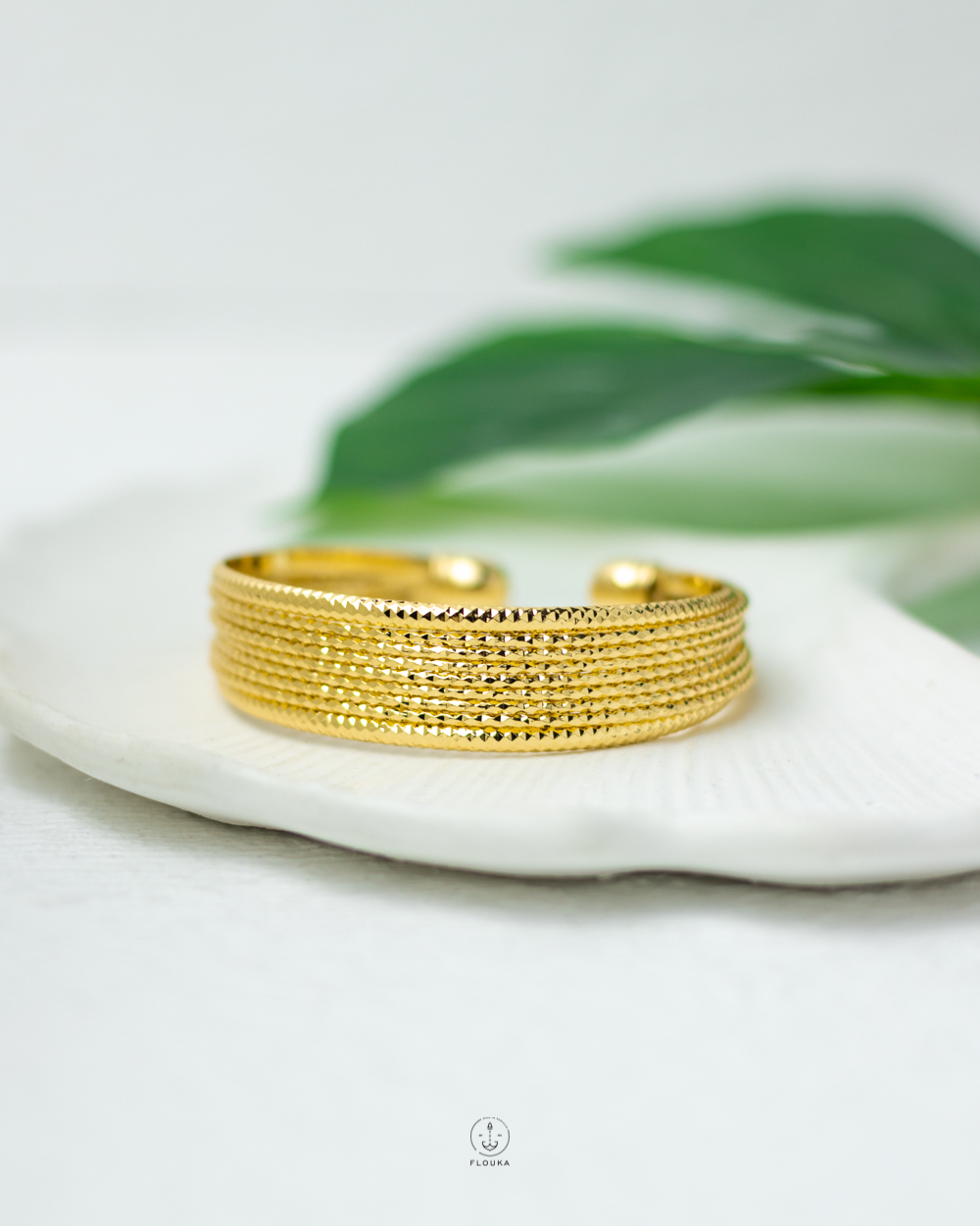 1739651764_o0472-5.jpg layers gold Chinese bracelet