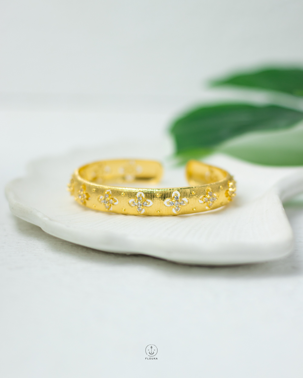 1739662305_o0476-5.jpg royal straus flower gold bracelet